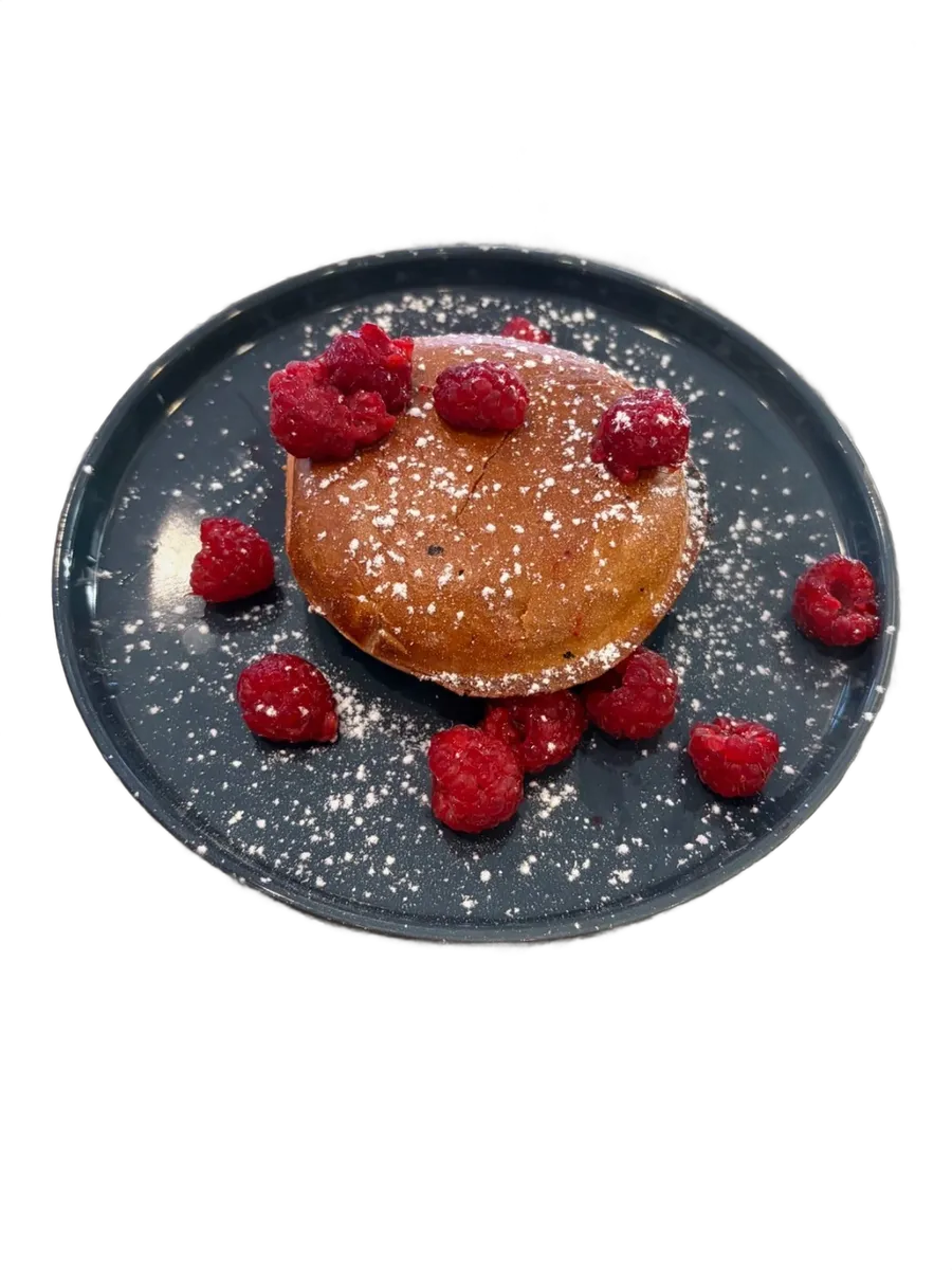 Hot Frozen UFO · Vanille & Himbeeren bei den Eisdealern in Rodgau